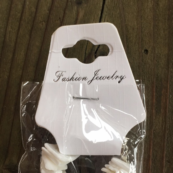 Pula shell necklace - Picture 2 of 4